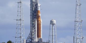 Start verschoben - Nasa bringt «Artemis»-Rakete in den Hangar Start verschoben - Nasa bringt «Artemis»-Rakete in den Hangar