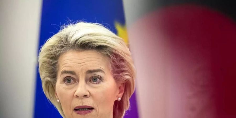 Kommissionspräsidentin Ursula von der Leyen: "Aggression muss ein Preisschild haben". Foto: Mindaugas Kulbis/AP/dpa/Archiv
