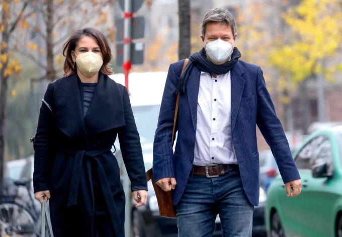 Annalena Baerbock und Robert Habeck vom Bündnis 90/die Grünen. baerbock