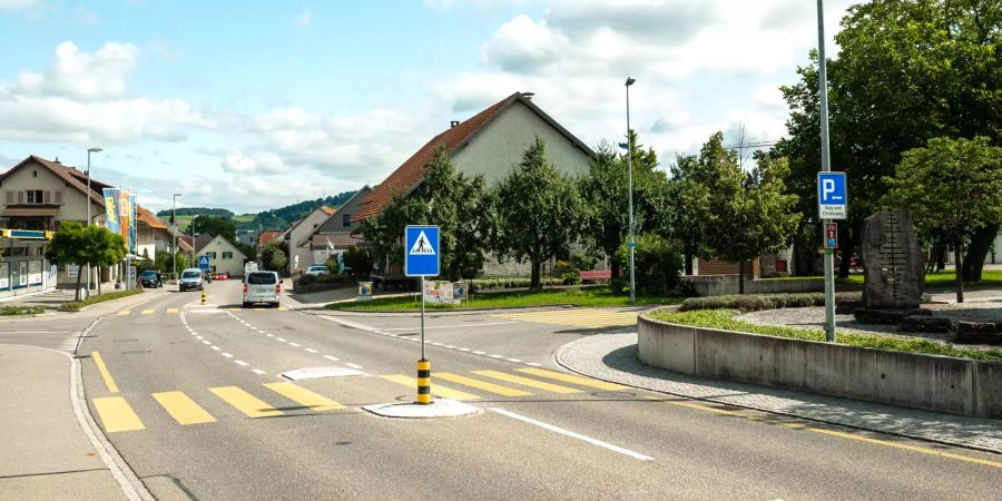 Landstrasse in der Gemeinde Gipf Oberfrick.