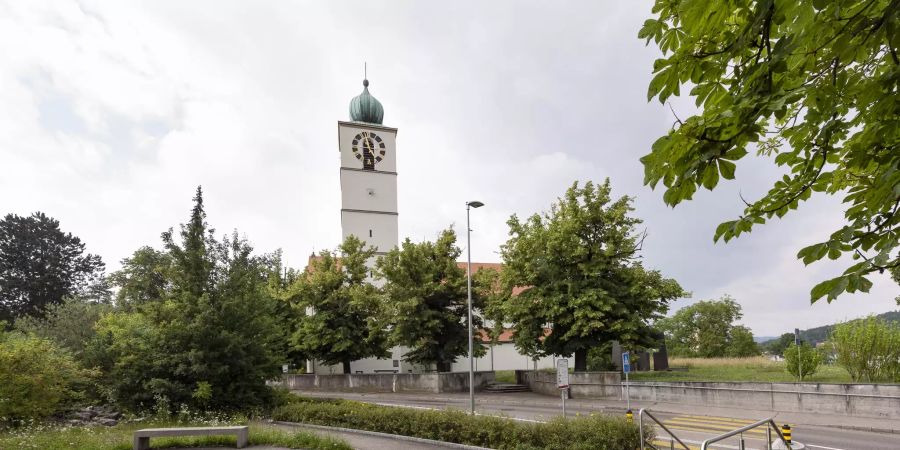 Die röm.-kath. Kirche St. Franz Xaver in Münchenstein.