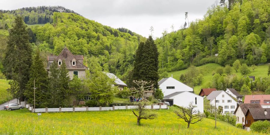 Wanderwege und Wegweiser in Eptingen.