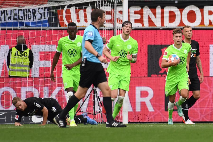 Luca Waldschmidt (r.) verkürzt zum 1:2 nach 24 Minuten.