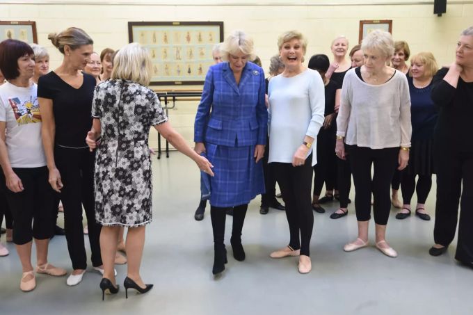 Herzogin Camilla besuchte 2018 eine Tanzschule. Nun kriegt sie selbst kaum genug von Ballett. Herzogin Camilla