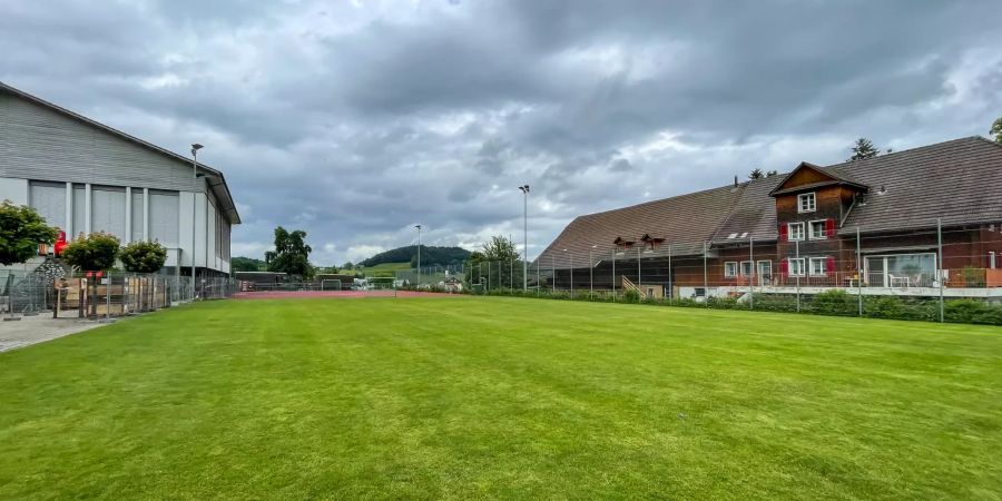 Der Sportplatz der Gemeinde Altishofen.