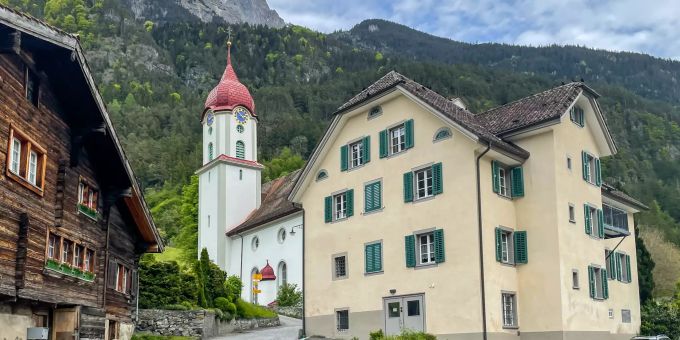 Kirche Silenen. Kirche Silenen.