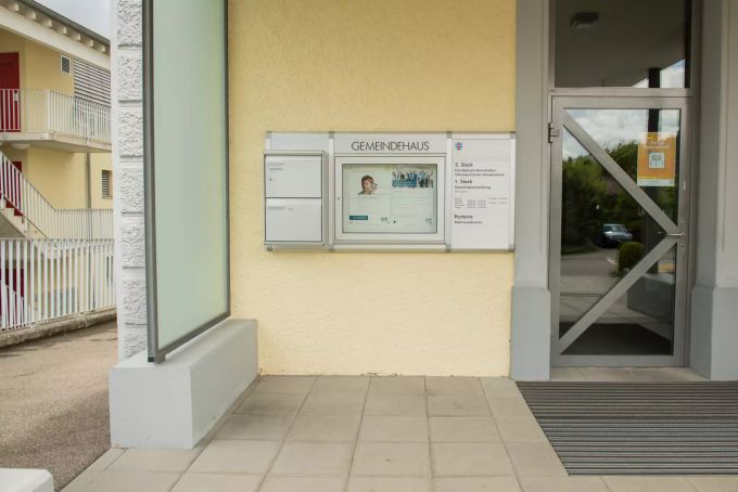 Gemeindehaus Eingang in Unterlunkhofen im Kanton Aargau. Gemeindehaus Eingang in Unterlunkhofen im Kanton Aargau.