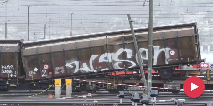 Keine Verletzten - Güterwagen entgleist auf Rangierbahnhof Limmattal