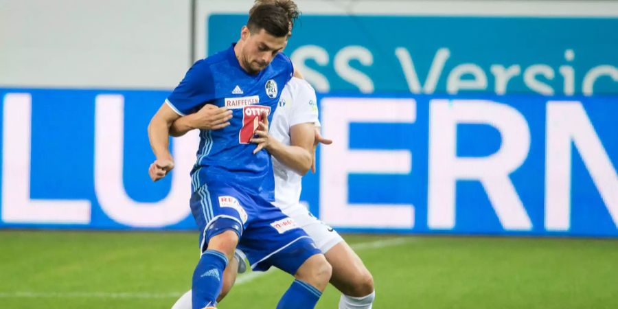 Tomi Juric mit Ball.