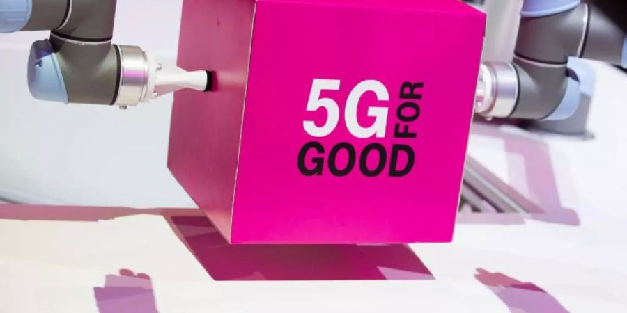 Das Kürzel 5G steht für die 5. Mobilfunkgeneration. Die Datenübertragung soll damit drastisch schneller sein als beim aktuell weit verbreiteten LTE-Standard. Foto: Friso Gentsch