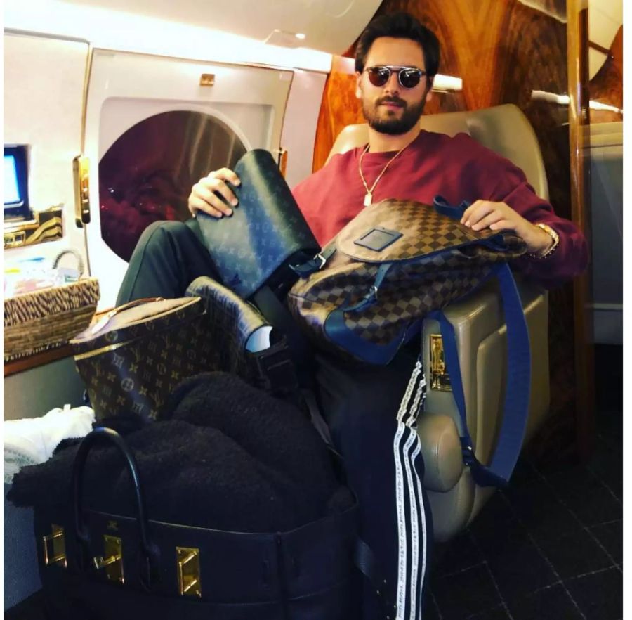 Designertaschen, Privatjet und Attitüde: Scott Disick lässt es sich gut gehen.