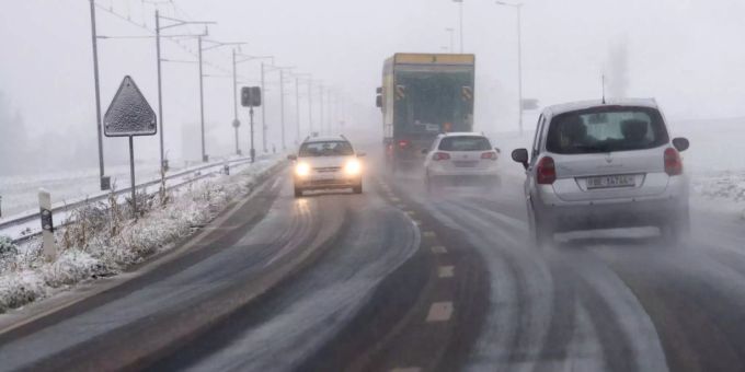 Frau Holle schüttelt ihre Decken - Schneefall bis in tiefe Lagen