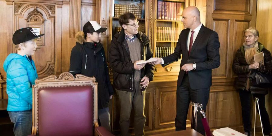 Die Besucher konnten ebenfalls das Bundeshaus von innen besichtigen und sich mit Bundespräsident Alain Berset unterhalten.