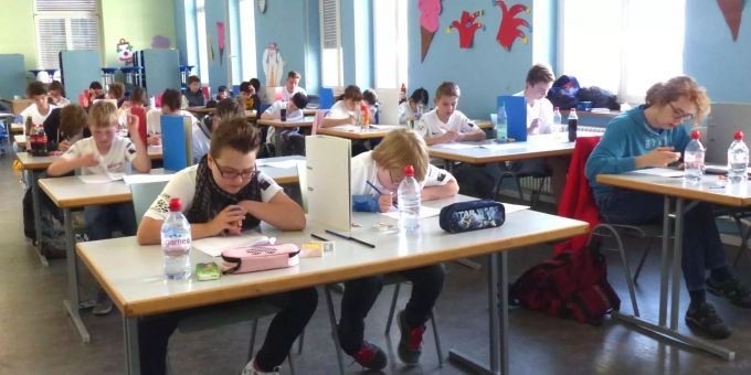Die Aufgaben beginnen relativ einfach und werden immer schwieriger. Die Aufgaben beginnen relativ einfach und werden immer schwieriger.