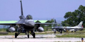 F-16