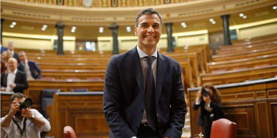 Der 46-jährige Pedro Sánchez war Hochschullehrer.