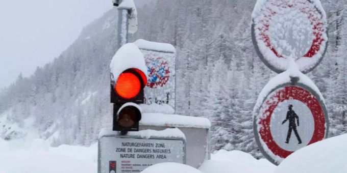 Zermatt war am Nachmittag schon wieder von der Umwelt abgeschnitten. Zermatt war am Nachmittag schon wieder von der Umwelt abgeschnitten.