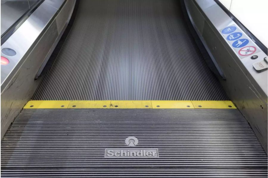 Schindler Rolltreppe in einer Garage - Keystone