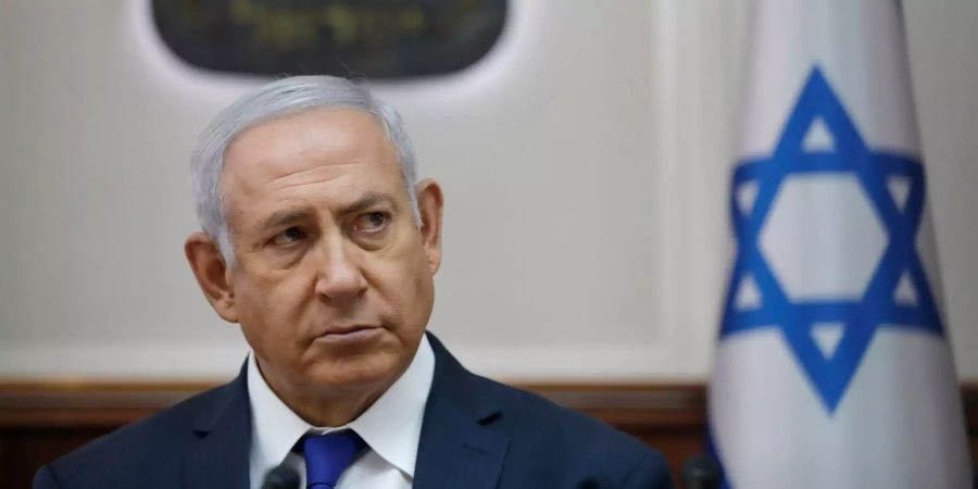 Benjamin Netanjahu, Ministerpräsident von Israel, nimmt an der wöchentlichen Kabinettssitzung in seinem Büro in Jerusalem teil.