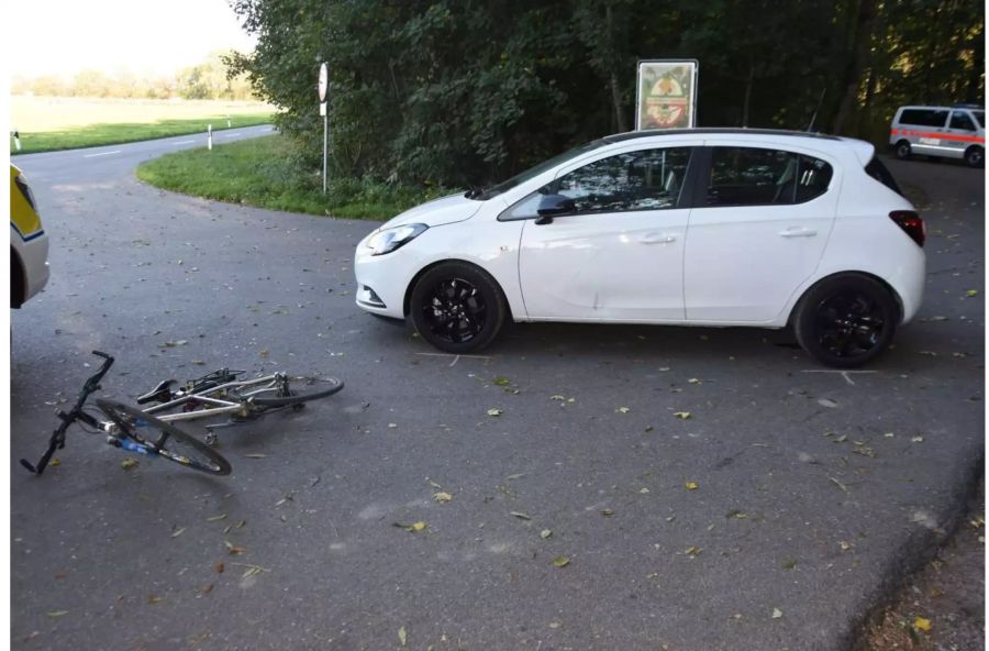 Der Velofahrer verletzte sich beim Unfall unbestimmt - Kapo St. Gallen