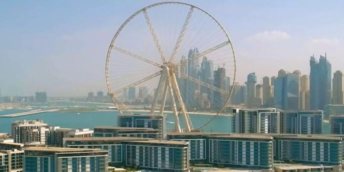 as Riesenrad Ain Dubai, ein Caesar's Palace Hotel und zahlreiche neue Wohnungen gibt es auf der neuen Insel Bluewaters, Bild: Meraas as Riesenrad Ain Dubai, ein Caesar's Palace Hotel und zahlreiche neue Wohnungen gibt es auf der neuen Insel Bluewaters, Bild: Meraas