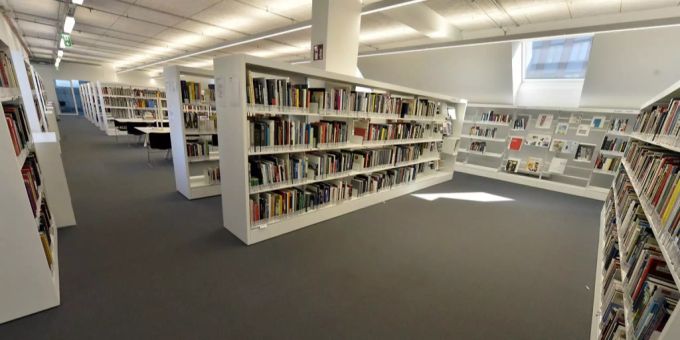 Bibliothek (Symbolbild). Bibliothek (Symbolbild).