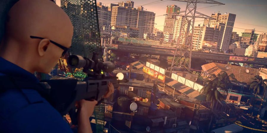 In «Hitman 2» greift man auf unterschiedliche Hilfsmittel wie beispielsweise das Scharfschützengewehr zurück.