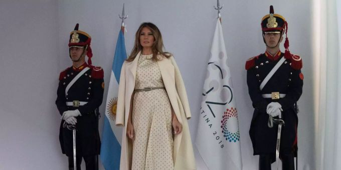 Melania Trump besucht ein Kunstmuseum. Melania Trump, Ehefrau des Präsidenten von USA, kommt zu einem Treffen am Museum für Lateinamerikanische Kunst (MALBA) in Buenos Aires.