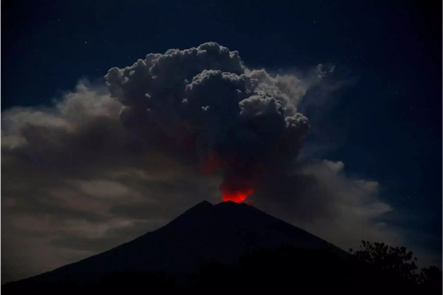 In Indonesien hat es einen Vulkanausbruch gegeben.