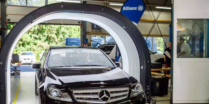 Allianz-Versicherung warnt - Mehr Hackerangriffe auf Autos