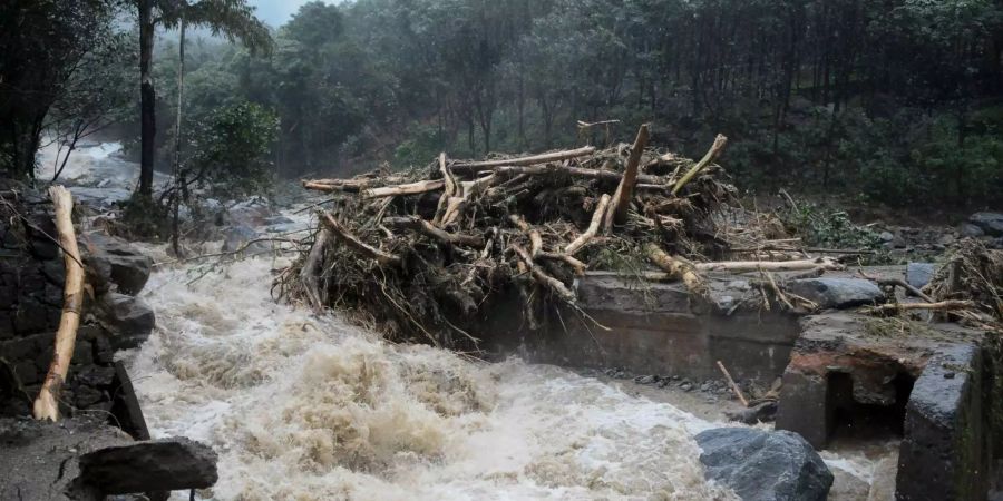 Massive und zerstörerische Monsun-Fluten im südinidschen Kozhikode (IND).