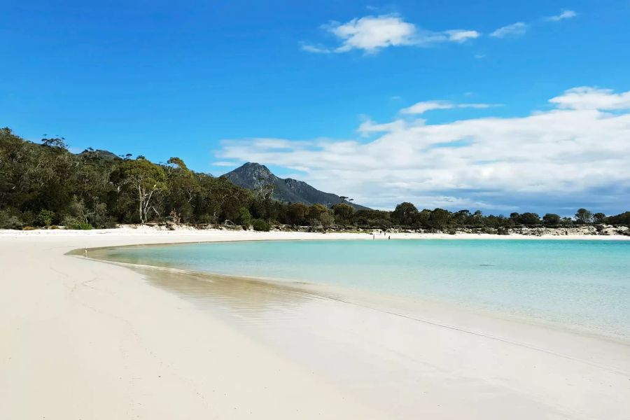 Weisser Strand mit Meer