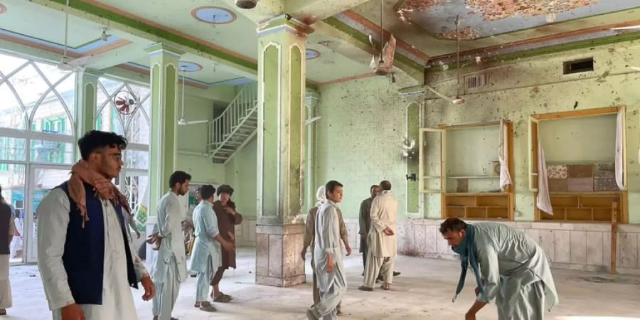 Inneres der Moschee nach dem Anschlag