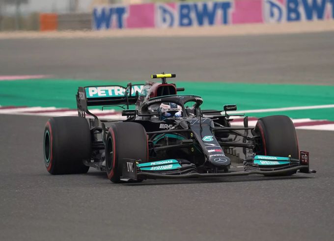 Der Finne Valtteri Bottas – Mercedes-Teamkollege von Hamilton – fuhr im Doha-Training am schnellsten. GP Katar