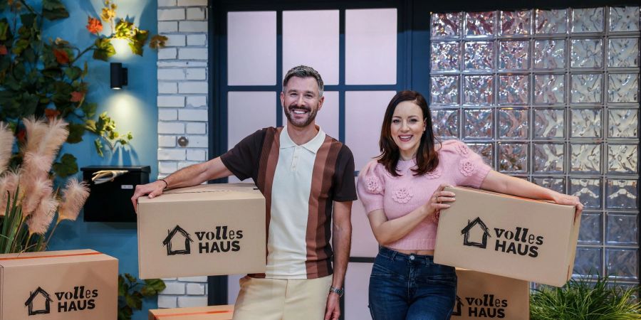 Jochen Schropp (l) und Jasmin Wagner moderieren künfitig die TV-Sendung «Volles Haus». Die neue Nachmittagsshow startet am 27. Februar 2023.