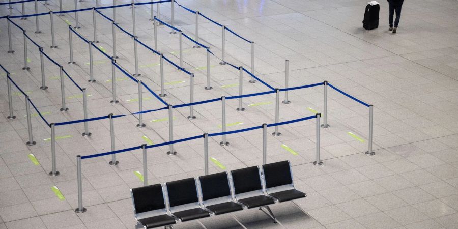 Leeren Hallen am Flughafen Stuttgart am 17. Februar.