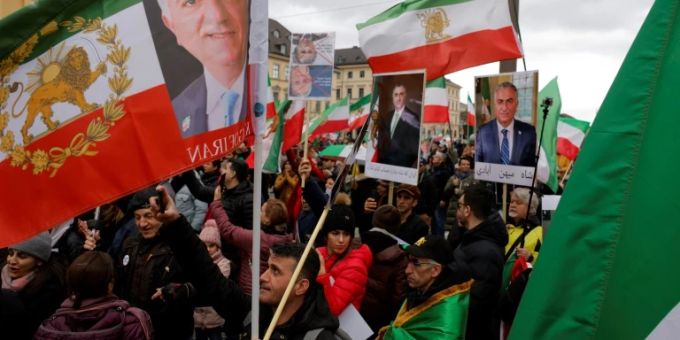 Protest gegen die iranische Führung Protest gegen die iranische Führung