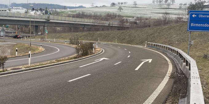 Unfallstelle in der Autobahnausfahrt Birmensdorf Unfallstelle in der Autobahnausfahrt Birmensdorf