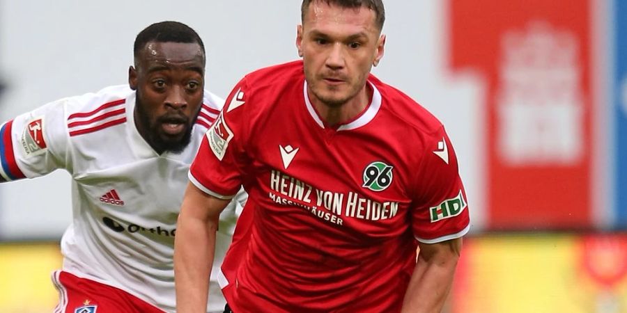 Baris Basdas (r.) im Trikot von Hannover 96.