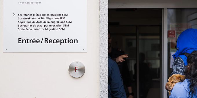 Das Bundesasylzentrum in Boudry NE ist mit einer grossen Zahl von Flüchtlingen konfrontiert, von denen einige Probleme bereiten. (Archivbild) Bundesasylzentrum Boudry NE