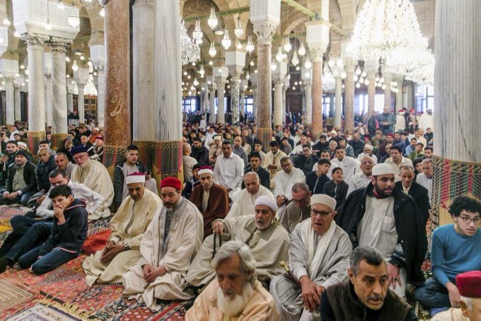 In der tunesischen Hauptstadt Tunis wird das Fest des Fastenbrechens seit Montag, dem 2. Mai 2022, gefeiert. fest des fastenbrechens
