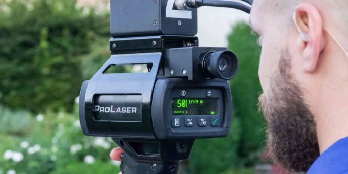 Motorrad-Lernfahrer innerorts mit 91 km/h angehalten.