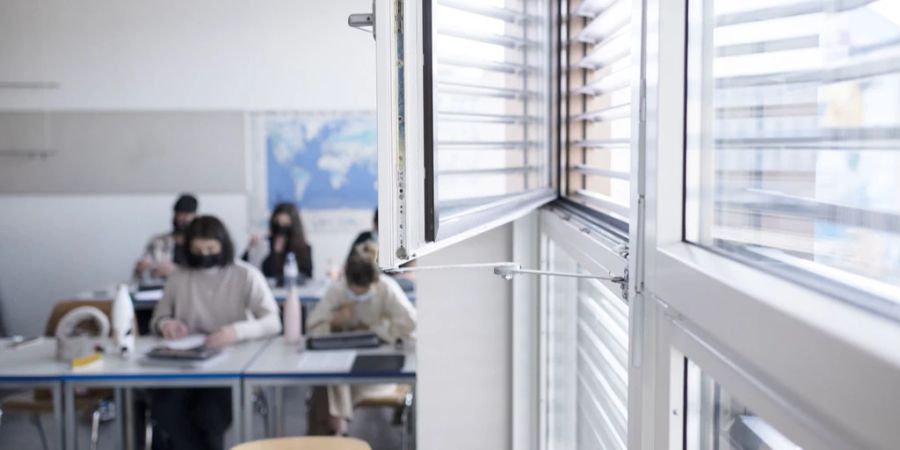 Ein Schulzimmer der Wirtschaftsschule KV Zürich.