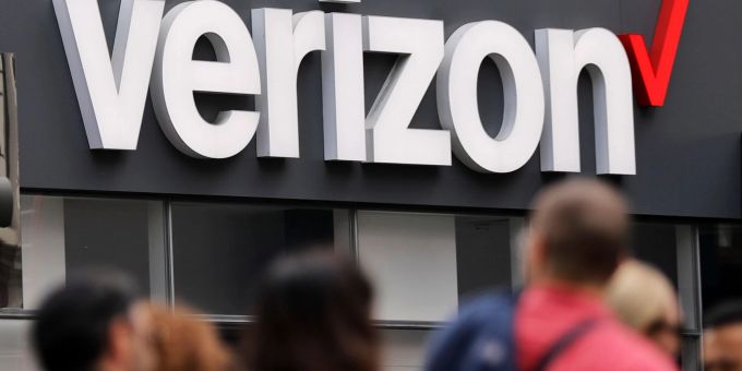 Der operative Gewinn Verizons bleibt mit knapp 7,8 Milliarden Dollar stabil. verizon