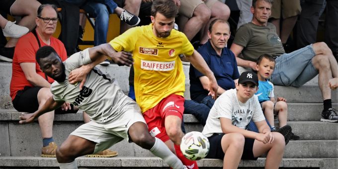 Die Heimfans sahen einen kämpferischen, am Ende aber glücklosen SC Goldau (im Bild Defrim Zeka). SC Goldau – AC Taverne