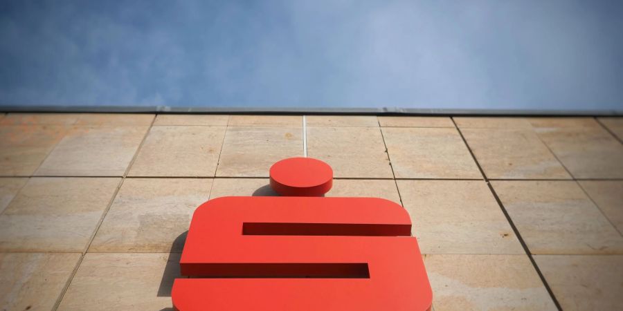 Das Bayerische Oberste Landesgericht verhandelt Musterklagen der Verbraucherzentrale gegen Sparkassen.