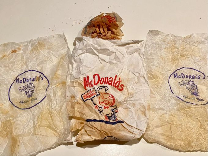 Ein Paar fand bei Renovationsarbeiten über 60 Jahre alte Pommes. happy meal