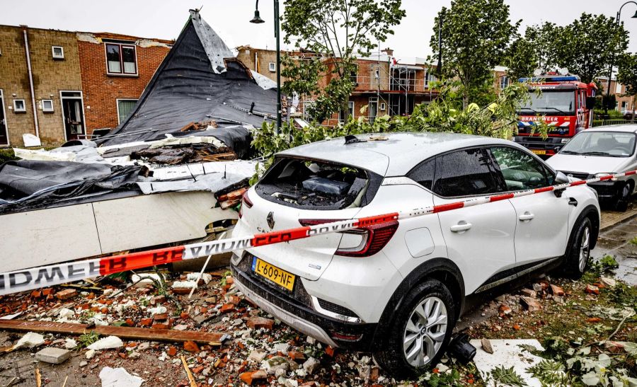 In der holländischen Stadt Zierikzee richtete ein Tornado erheblichen Schaden an.