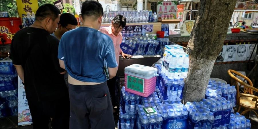 Menschen in China leiden unter Hitze