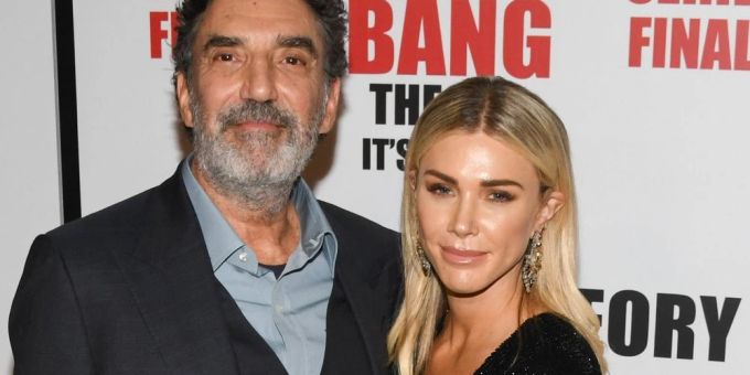 Chuck und Arielle Lorre sind seit 2018 verheiratet. Chuck und Arielle Lorre sind seit 2018 verheiratet.
